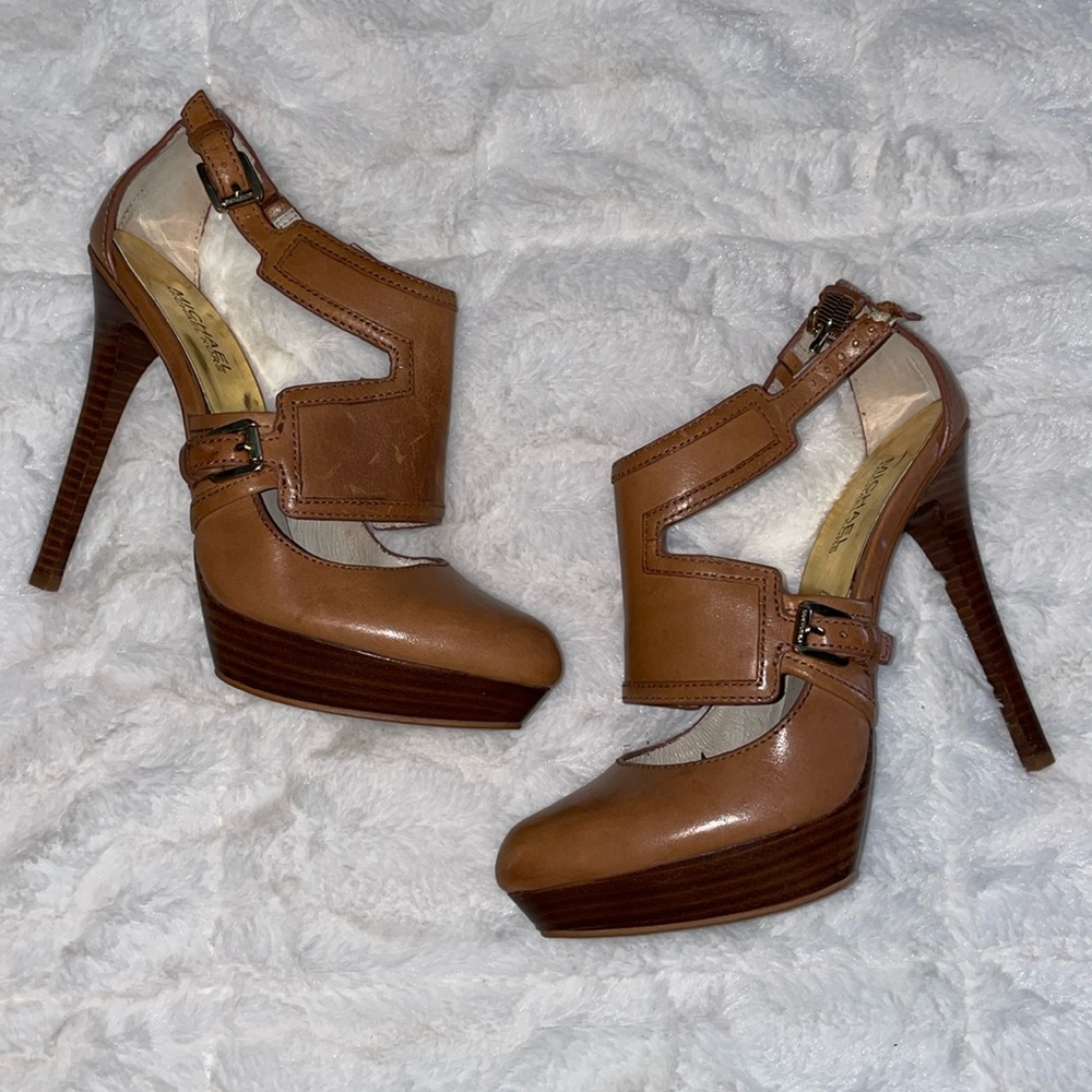 MICHAEL KORS PLATFORM STILETTO HEEL PUMPS